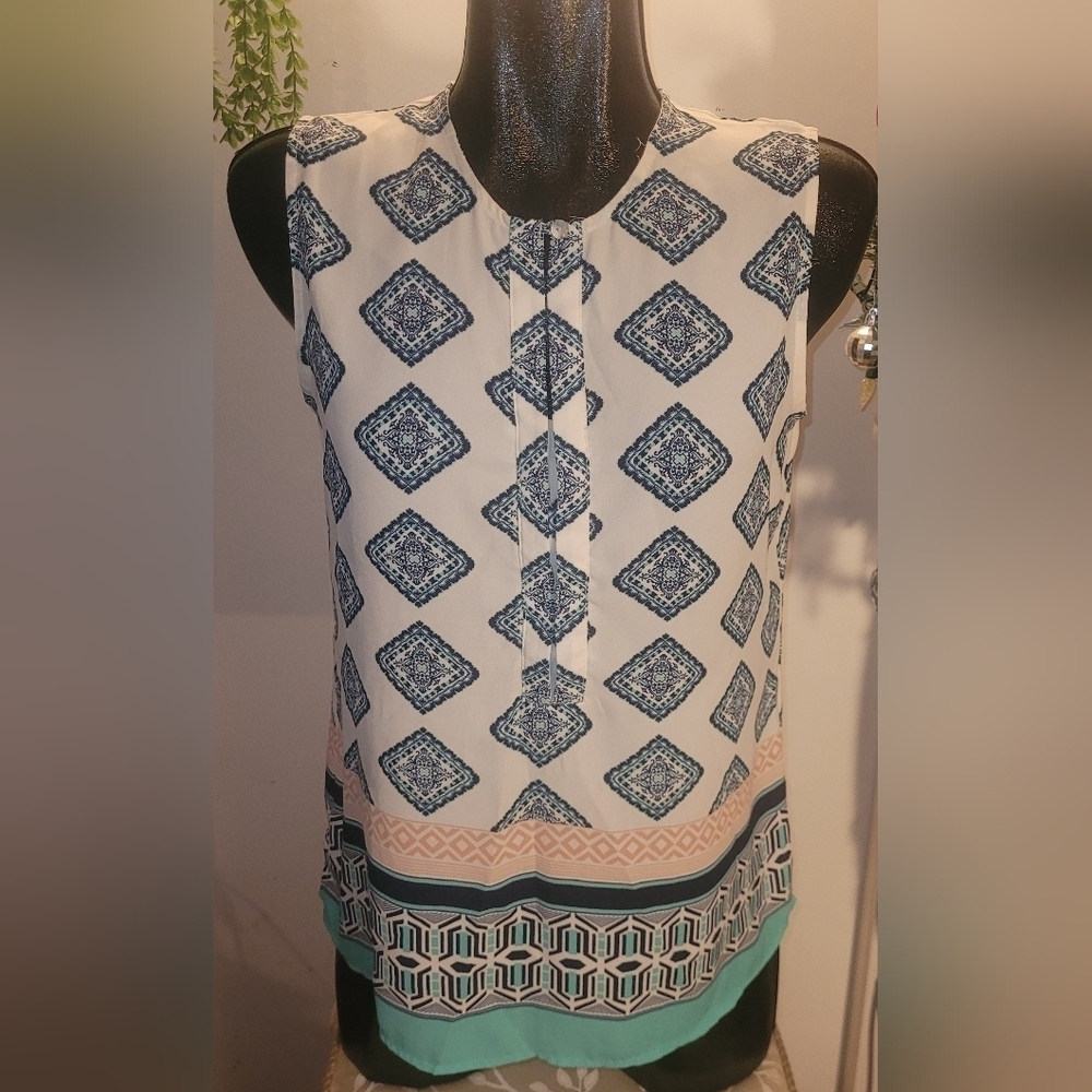 Violet + Claire Colorful Geometric Patterned Sleeveless Top Size M
